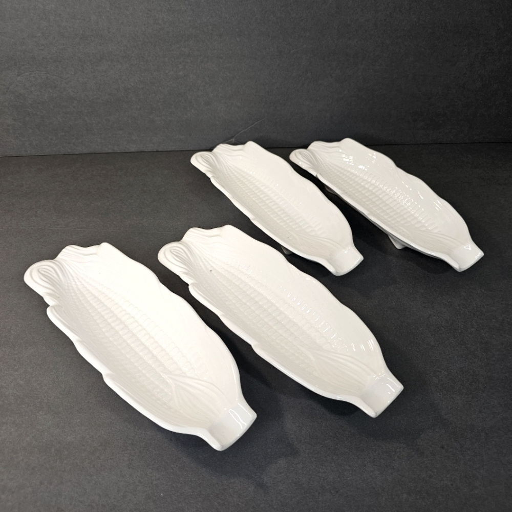 CORN On The COB Serving Dish White Ceramic Set Of 4 Mint Vintage Table Setting